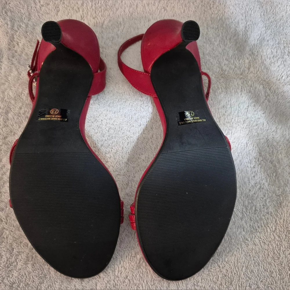 Classified Elegant Red Heels Size 7.5M - Picture 4 of 4